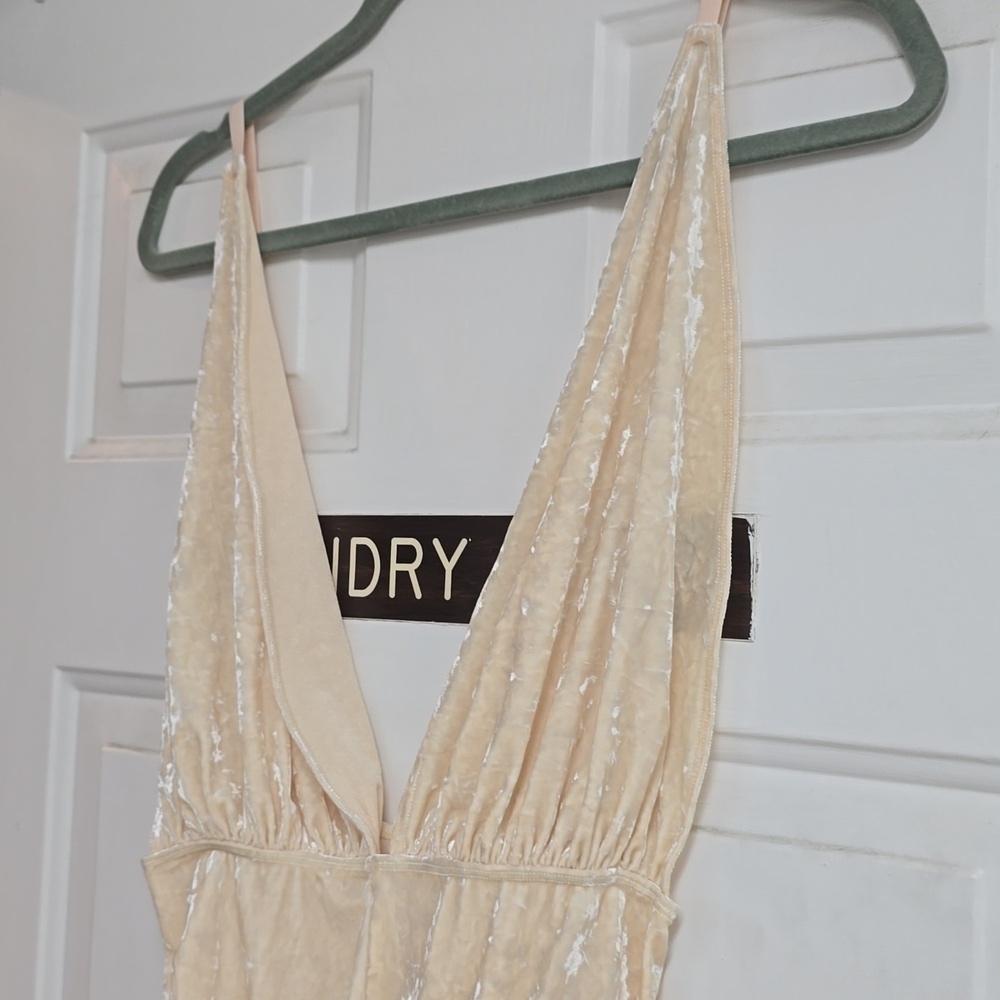 Set HAH Intimates Comin’ in Haht Cream Velvet Bodysuit and Pants - Picture 4 of 15